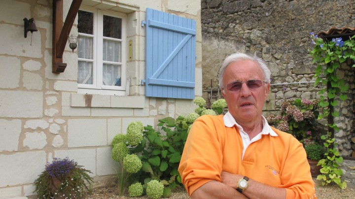 Saumur, 4 aout 2011 Alain Dupuis, chez lui. Ancien directeur commercial de Sygma, ancien "vendeur" de l'agence Apis. (c) Michel Puech / www.puech.info