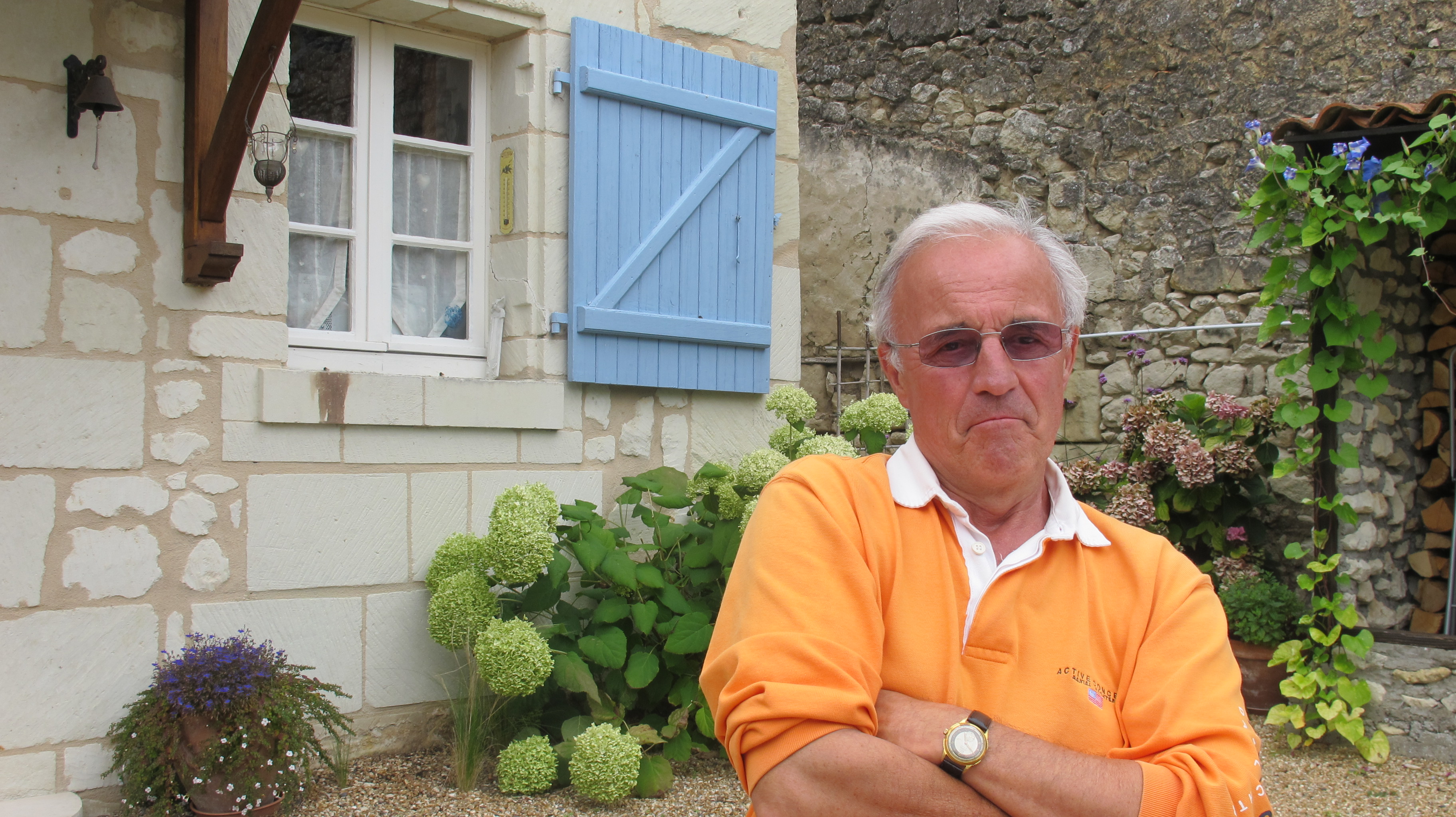 Saumur, 4 aout 2011 Alain Dupuis, chez lui. Ancien directeur commercial de Sygma, ancien "vendeur" de l'agence Apis. (c) Michel Puech / www.puech.info