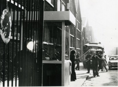 25 février 1972 Pierre Overney est assassiné par Jean-Antoine Tramoni à la porte Emile Zola de l’usine de la Régie Renault © Christophe Schimmel