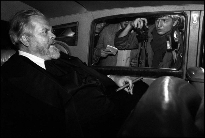 Orson Welles arrivant à l'Hotel Lancaster le 28 02 1982 (c) Pascal Rostain