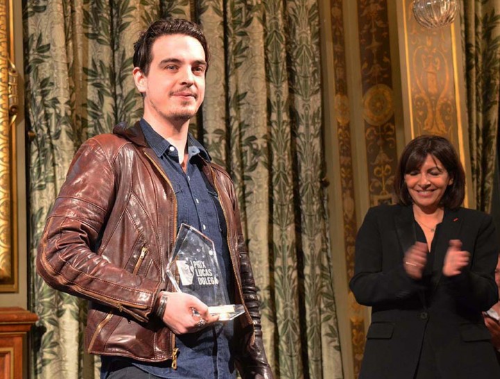 Sébastien Van Malleghem applaudit par Anne Hidalgo, maire de Paris © Geneviève Delalot