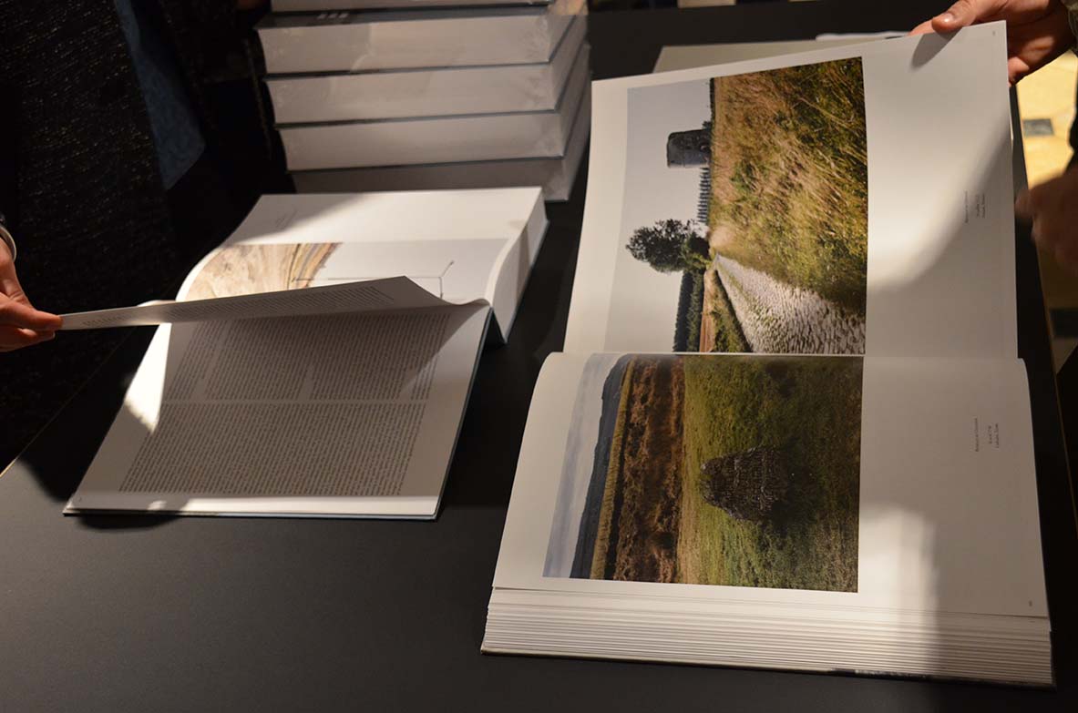 Paris le 9 nov 2015, Vernissage de l’exposition Champs de bataille de Yan Morvan et sortie du livre du même titre aux Editions PhotosynthèsePhotographie ©Geneviève Delalot