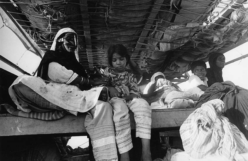 Voyage à bord d'une felouque dans le Golfe Persique. 1983 Photographie ©Mario Dondero