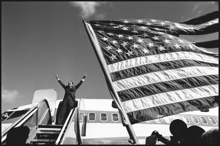 Campagne de Richard Nixon par Raymond Depardon publié dans le magazine Reporter 