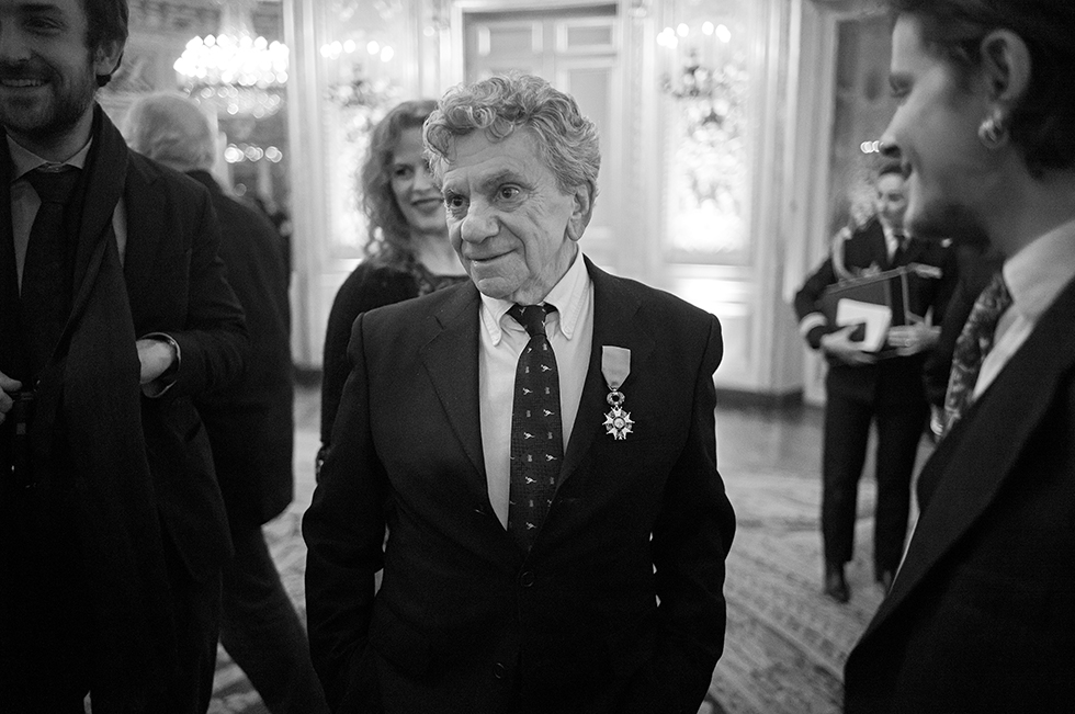 Paris, jeudi 27 novembre 2025 - Le photojournaliste Patrick Chauvel est fait chevalier de la Légion d'honneur par le général François Lecointre; Photographie Dominique Aubert