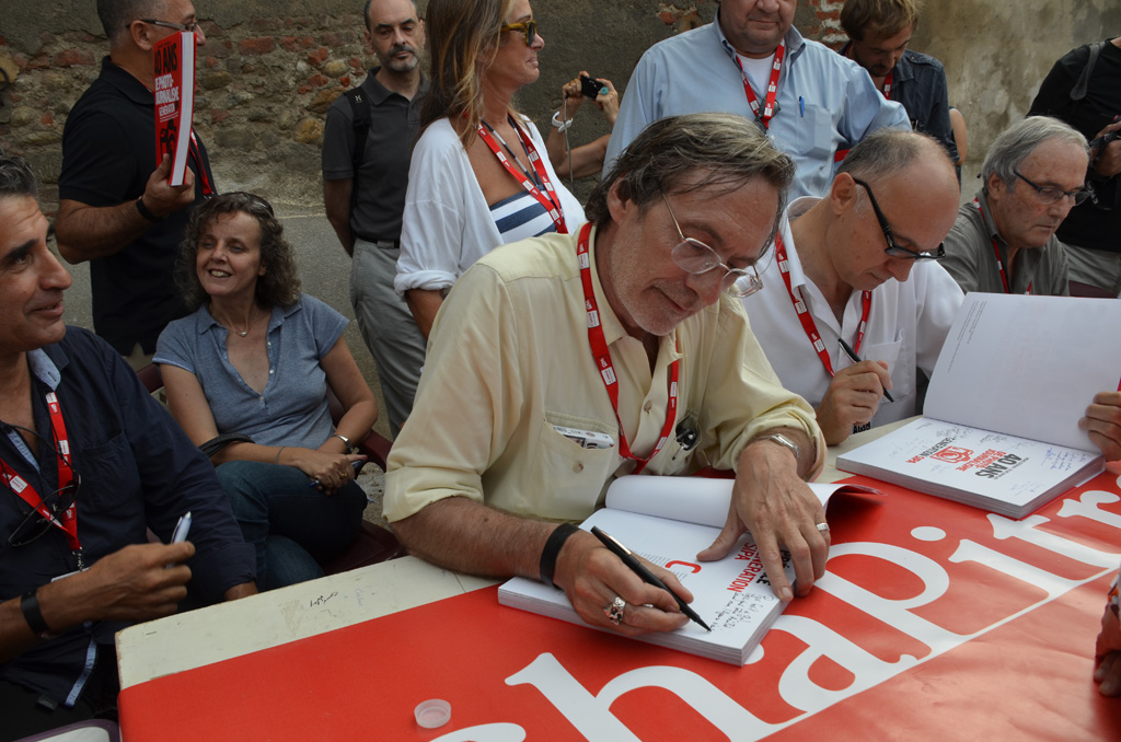 Jean-François Leroy - Signatures des livres "SIPA - 40 ans de photojournalisme" de Michel Setboun et de "Les pompes de Ricardo Jésus" de Patrick Chauvel - Librairie Chapître.com - 24è édition du Festival international du photojournalisme